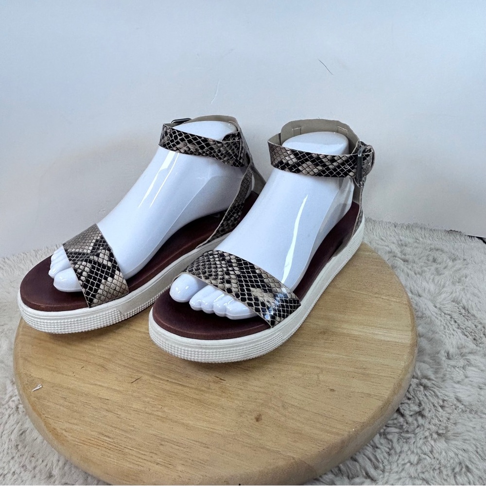 MIA Brown and White Faux Snake Skin‎ Sandals Classic Design Women’s 7.5